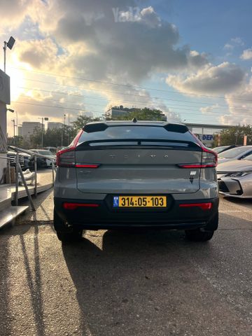 וולוו C40