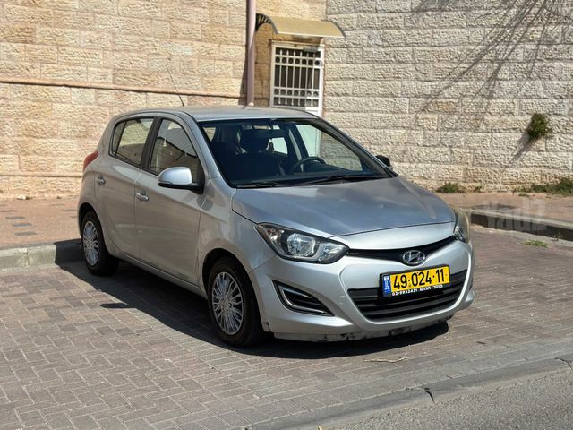 מודעת רכב יונדאי i20
