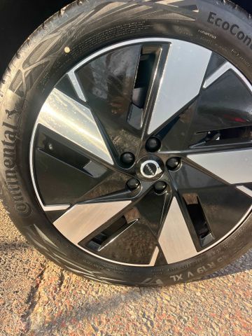 וולוו C40