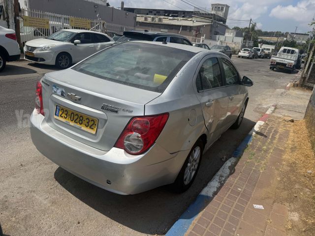 שברולט סוניק