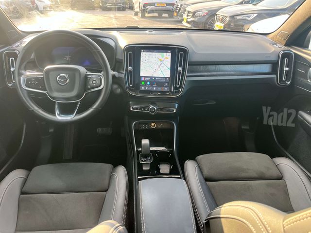 וולוו C40