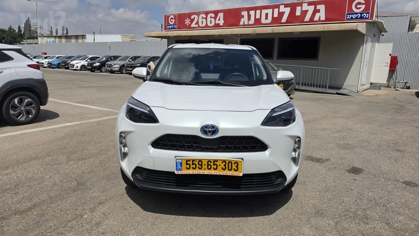 טויוטה יאריס קרוס