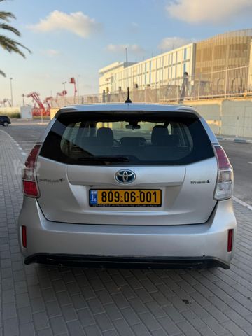טויוטה פריוס פלוס