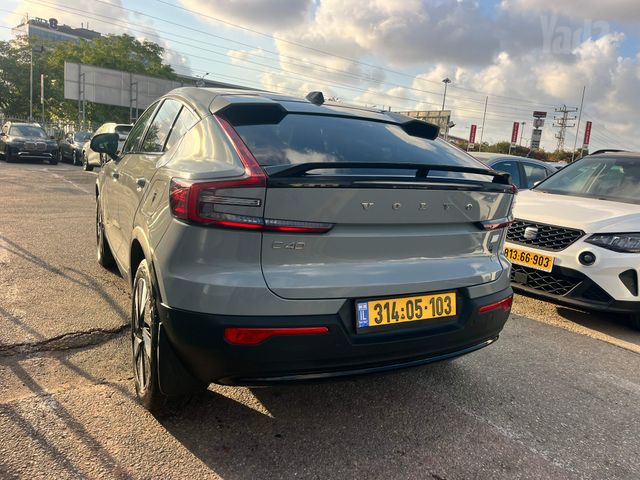 וולוו C40