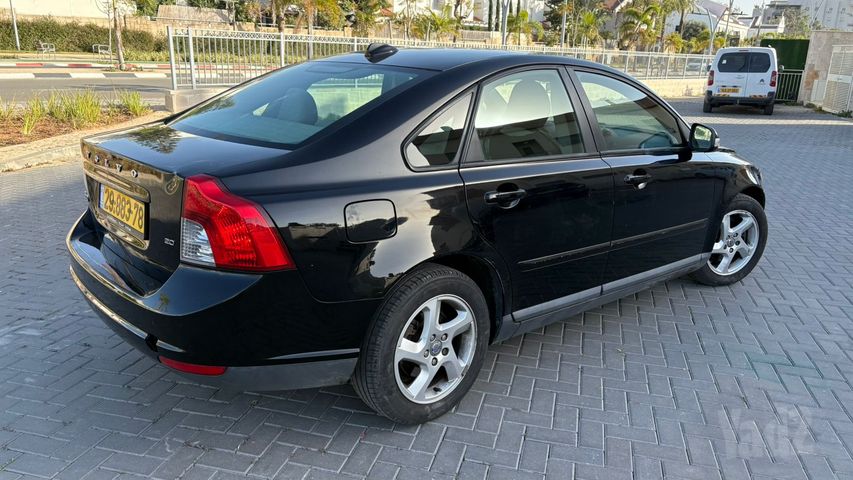 וולוו S40