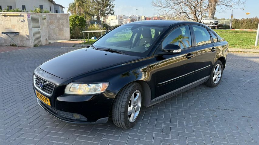 וולוו S40