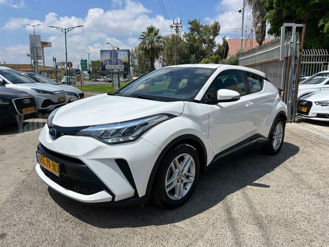 מודעת רכב טויוטה C-HR