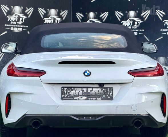 ב מ וו Z4