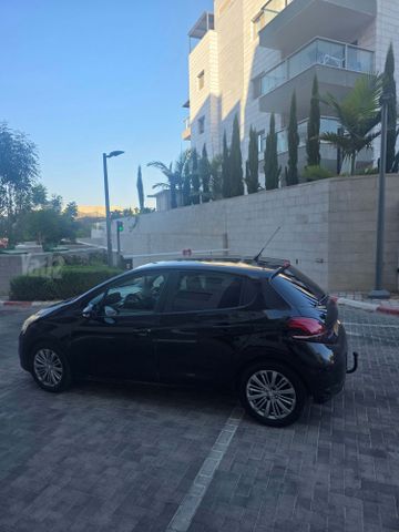 פיג'ו 208