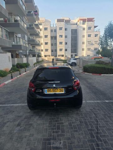 פיג'ו 208
