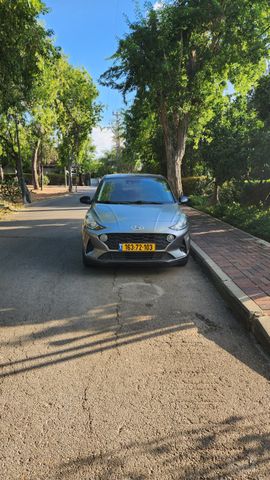 יונדאי i10