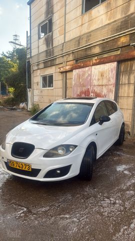מודעת רכב סיאט לאון