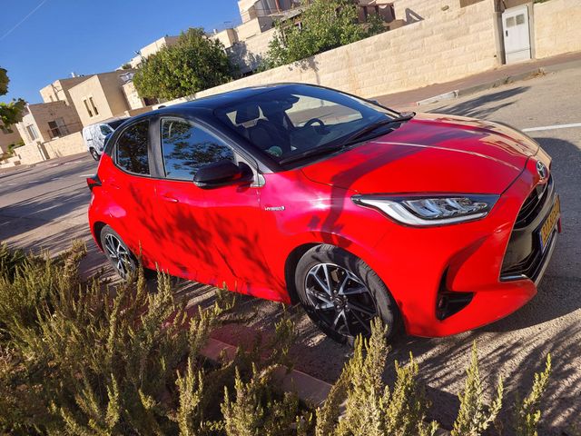 טויוטה יאריס
