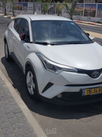מודעת רכב טויוטה C-HR