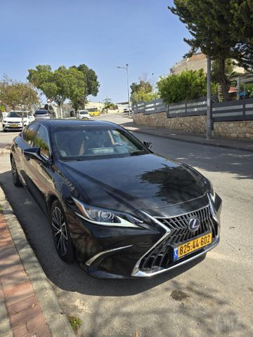 לקסוס ES