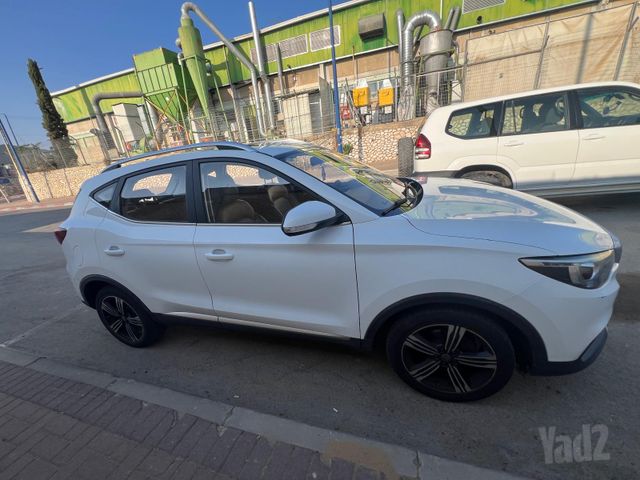 אם ג'י ZS