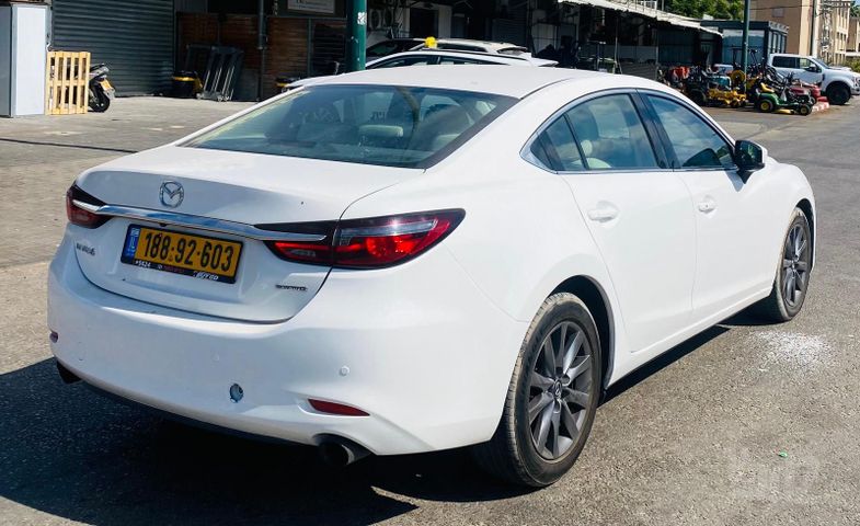 מודעת רכב מאזדה 6