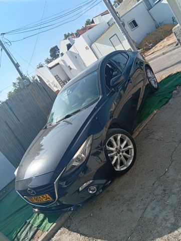 מודעת רכב מאזדה 3