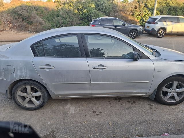 מודעת רכב מאזדה 3