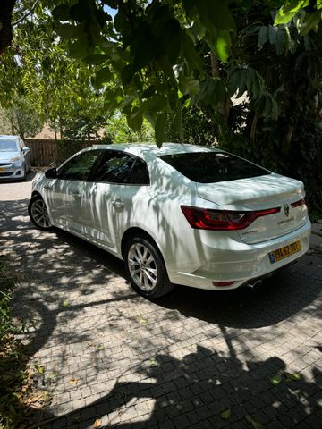 רנו מגאן