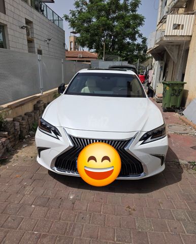 מודעת רכב לקסוס ES