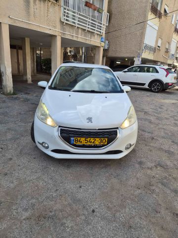 פיג'ו 208