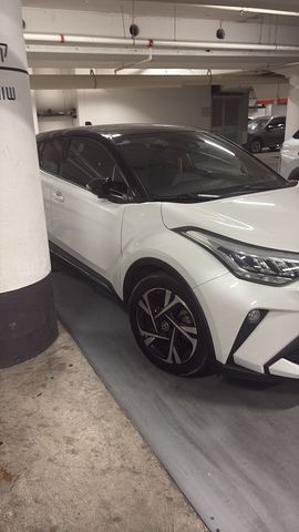 מודעת רכב טויוטה C-HR