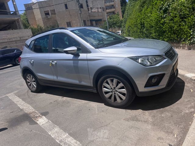 סיאט ארונה