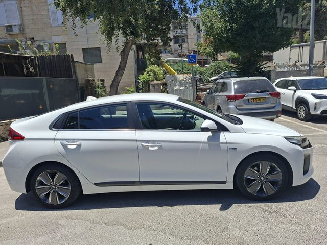 יונדאי איוניק