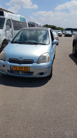טויוטה יאריס