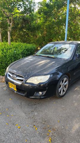 סובארו B4/לגאסי
