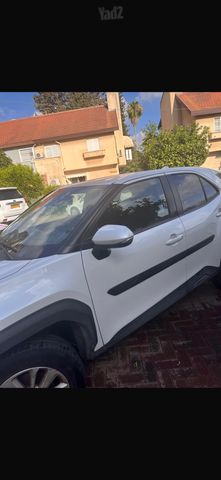 טויוטה יאריס קרוס