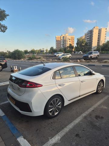 יונדאי איוניק