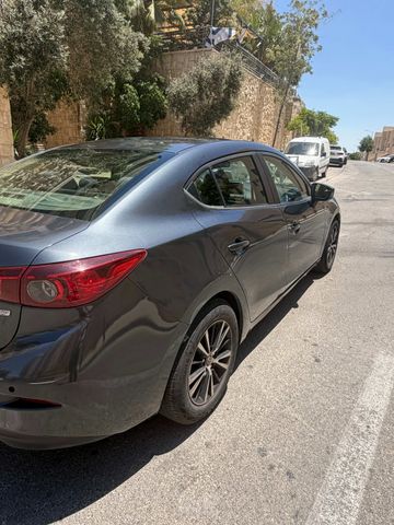 מאזדה 3