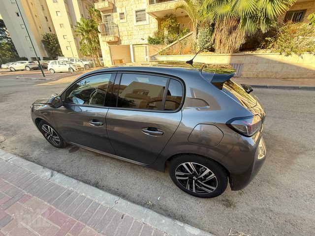 פיג'ו 208