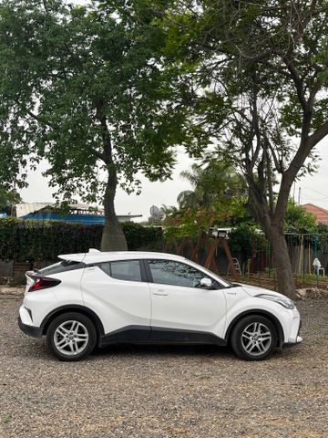 מודעת רכב טויוטה C-HR