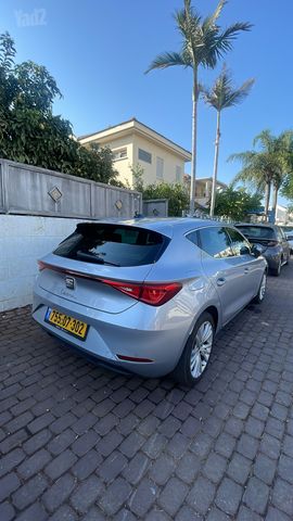 מודעת רכב סיאט לאון