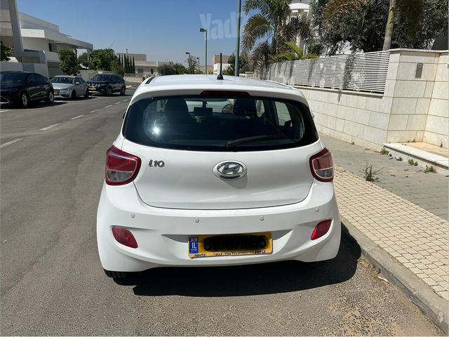 יונדאי i10