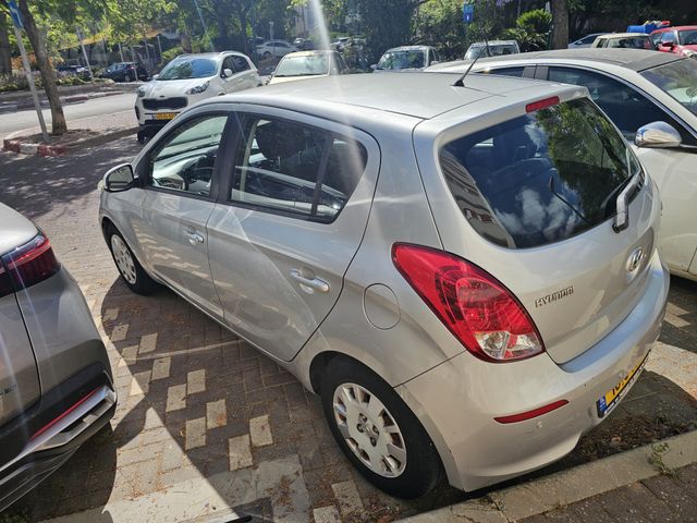 יונדאי i20