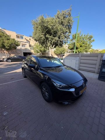 מודעת רכב מאזדה 2