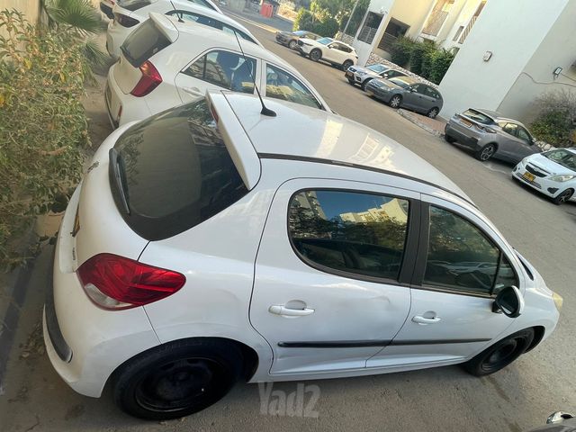 פיג'ו 207