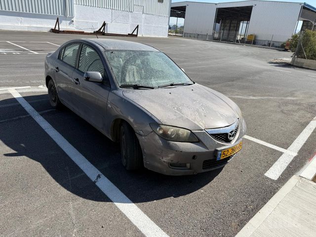 מודעת רכב מאזדה 3