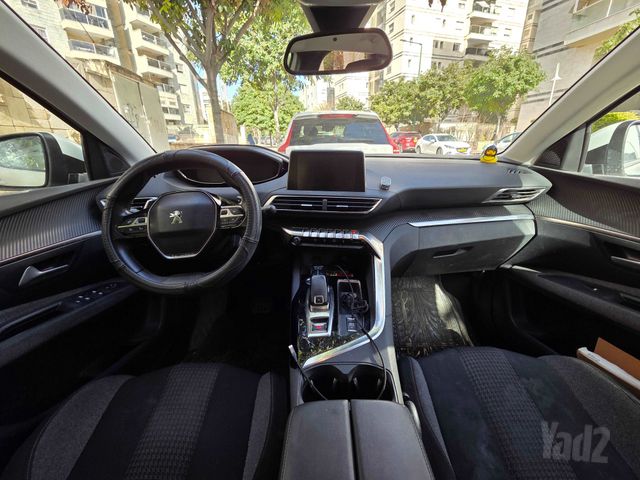 פיג'ו 3008