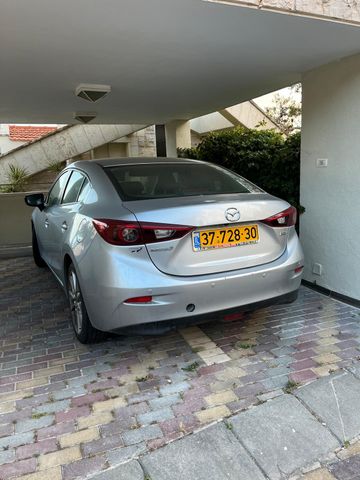 מודעת רכב מאזדה 3