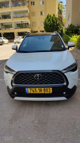 מודעת רכב טויוטה קורולה קרוס