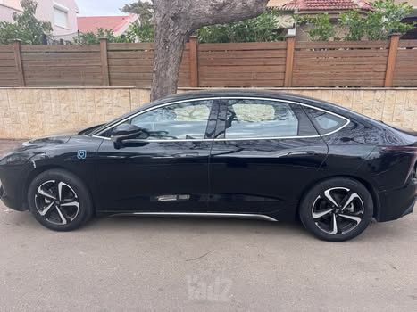 אי.וי איזי Limo
