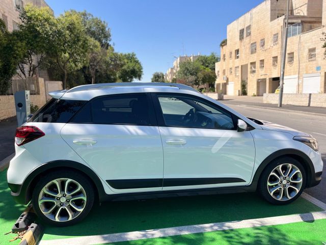 יונדאי I20 קרוס