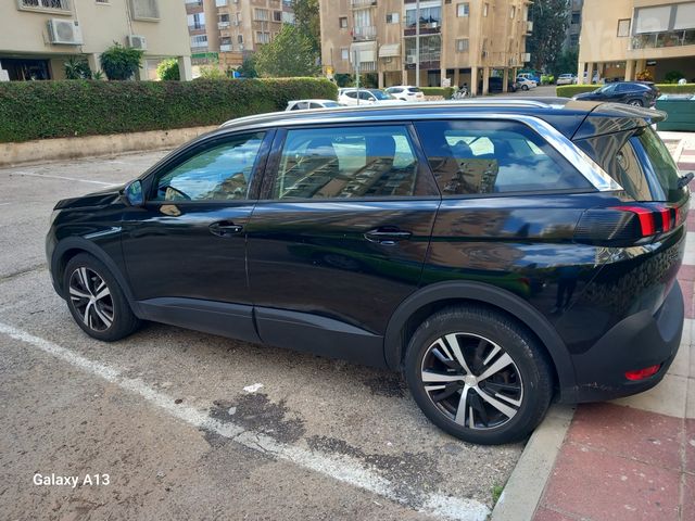 פיג'ו 5008