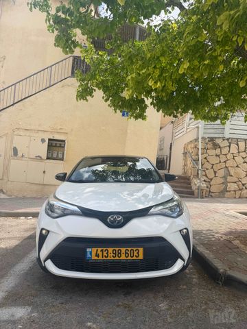 מודעת רכב טויוטה C-HR
