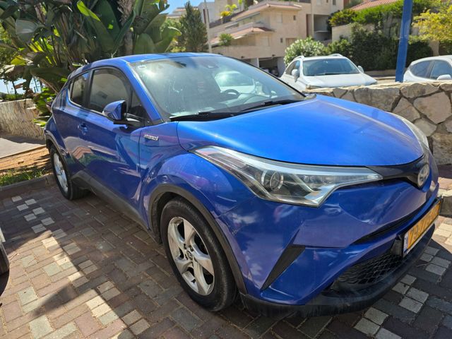 מודעת רכב טויוטה C-HR